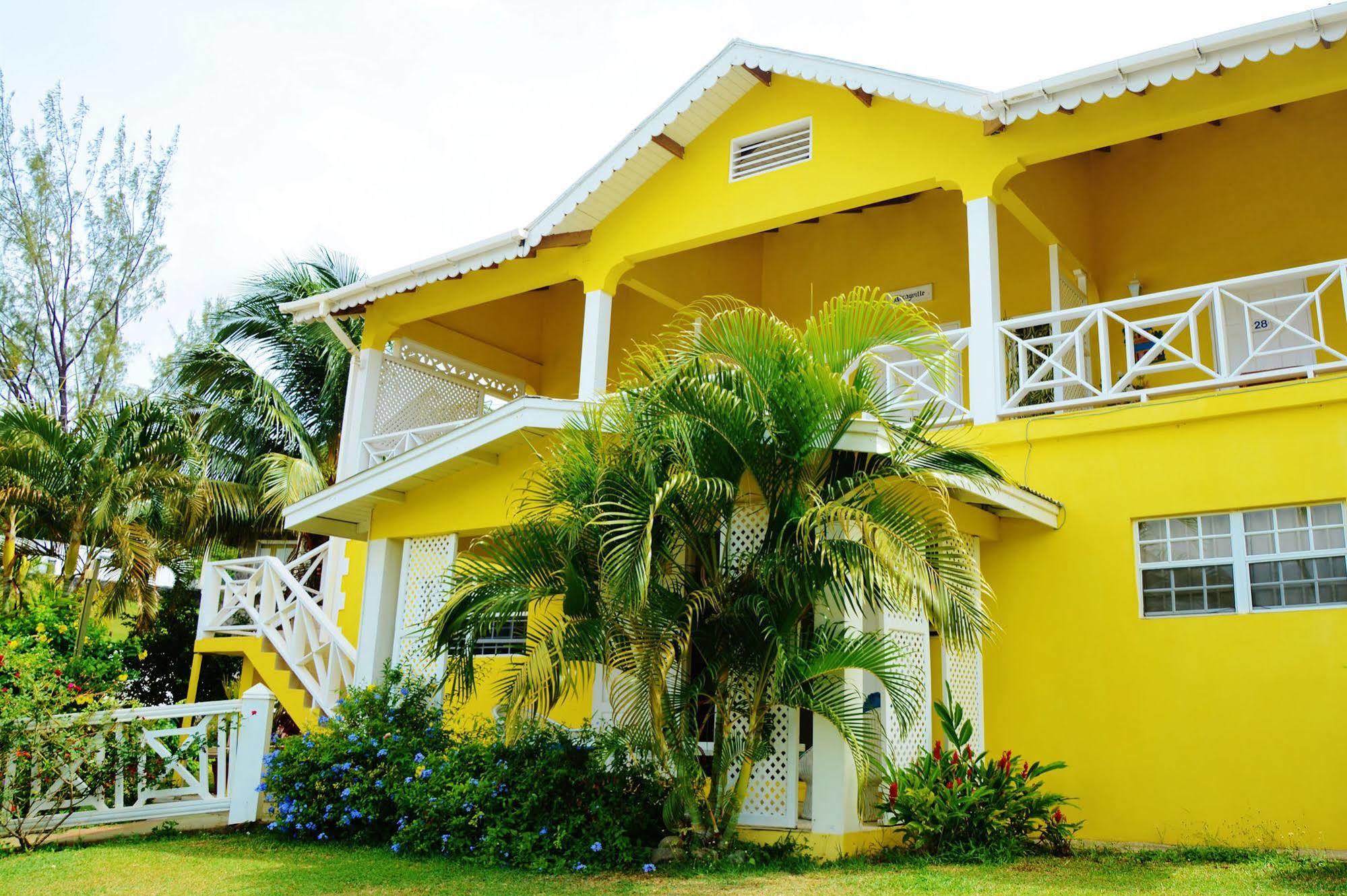 Beachcombers Hotel Saint Vincent Buitenkant foto
