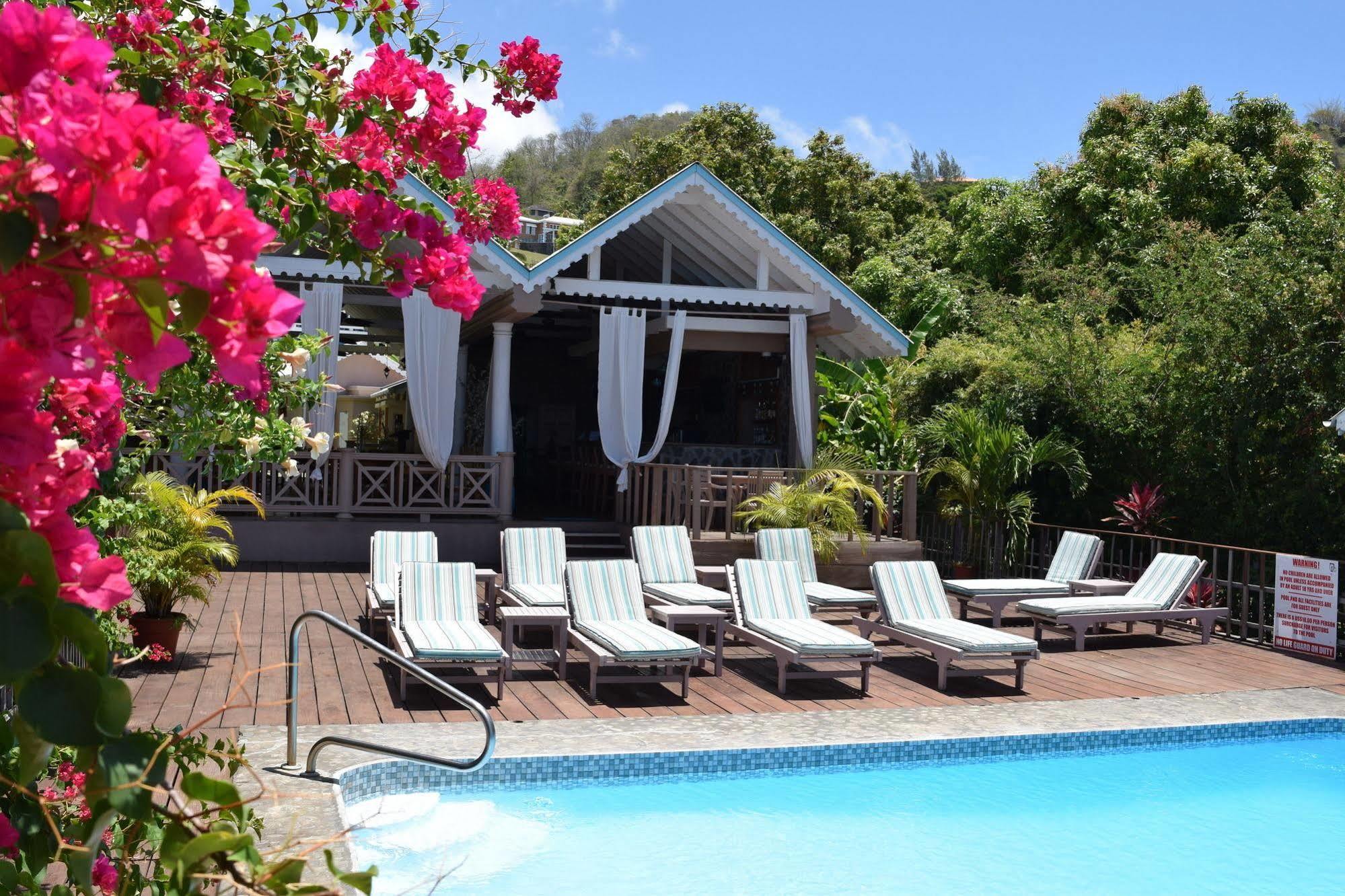 Beachcombers Hotel Saint Vincent Buitenkant foto
